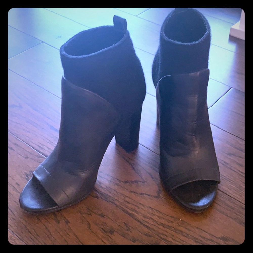 Vince Black Leather and Felt Peep Toe Heels